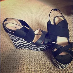 Wet seal wedges